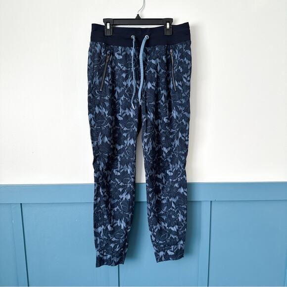 Athleta Trekkie North Jogger Pants SIZE 4 Blue Floral Tapered Leg - Picture 2 of 7